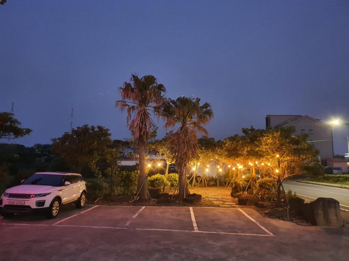 西归浦市普尔米尔旅馆别墅 外观 照片